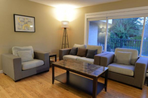 Private 4 bedrooms house with full kitchen & living room